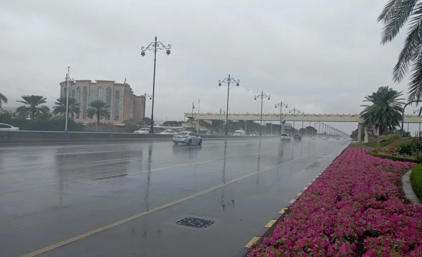 Затопленная дорога в Омане после сильного дождя.